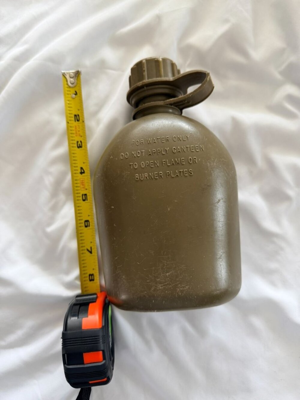 Vintage Military-Style Olive Green Plastic Water Canteen With Screw Cap 7" Tall